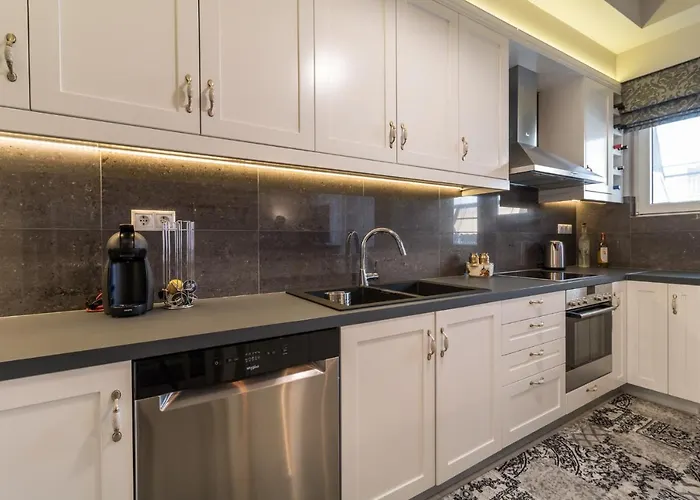 Comfortable And Spacious 2 Bdr Apt